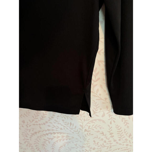 Van Heusen Women's Black Blouse with White Trim - Size XL - Picture 8 of 8